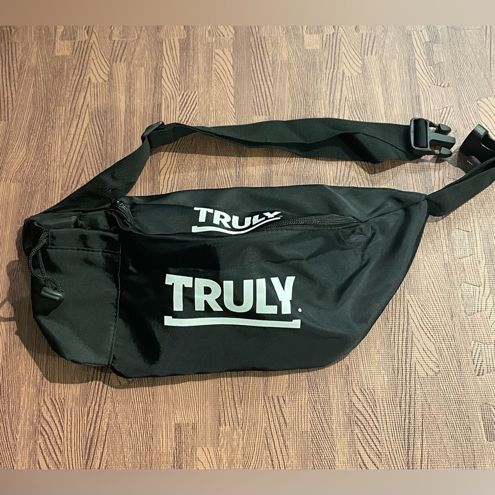Truly *New* Fanny Pack w/ Selzter Holder